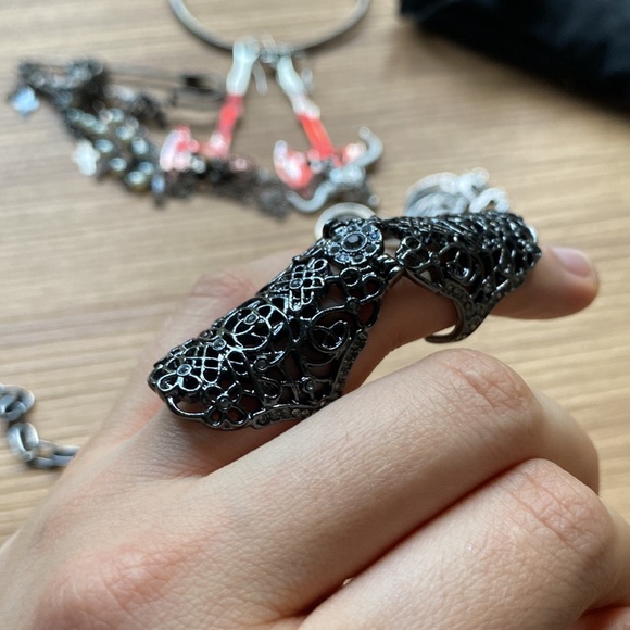 7 items left Huge Vintage goth jewellery and accessories - Picture 5 of 6